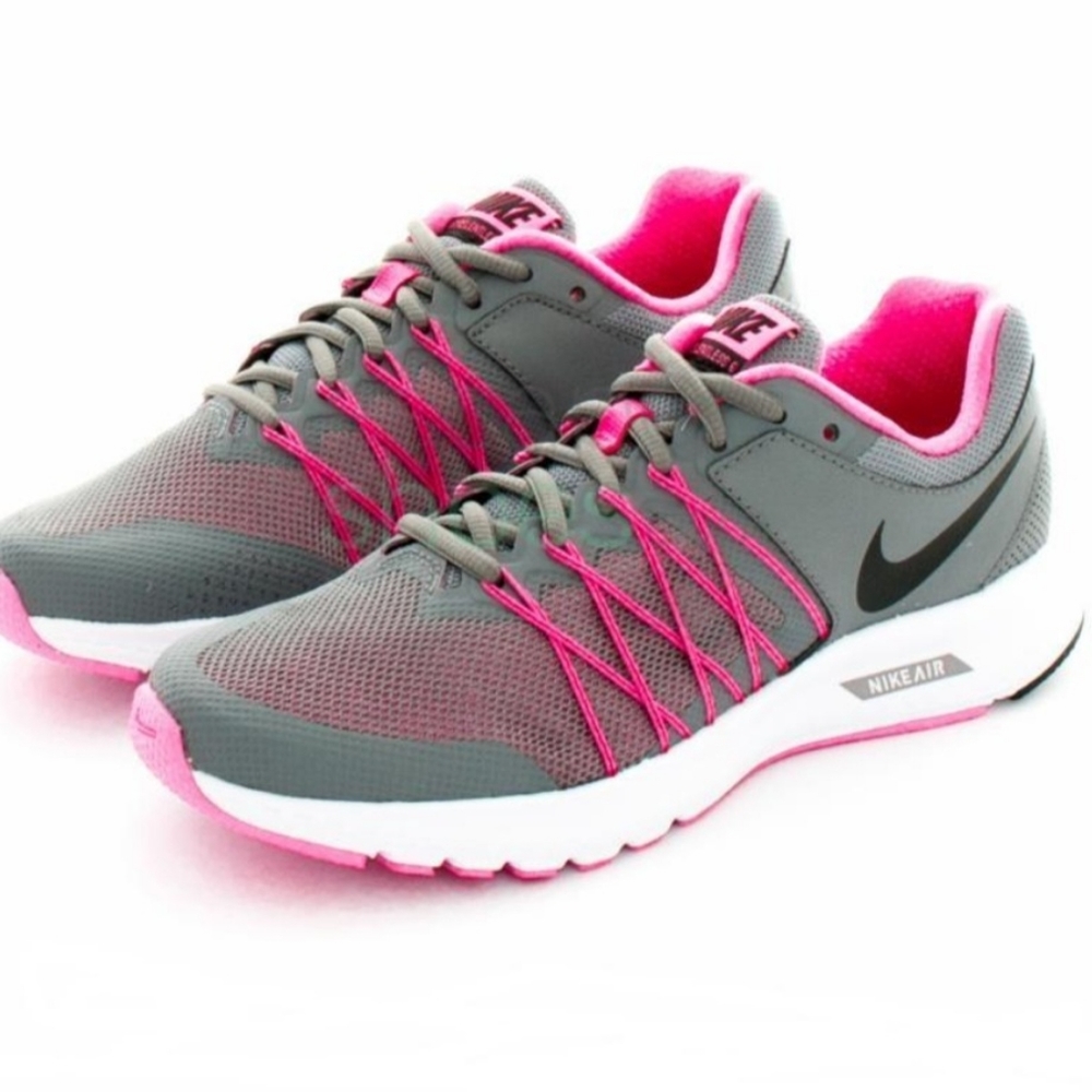 Womens NIKE Air Relentless 6 Running Shoes- like new-size 9
